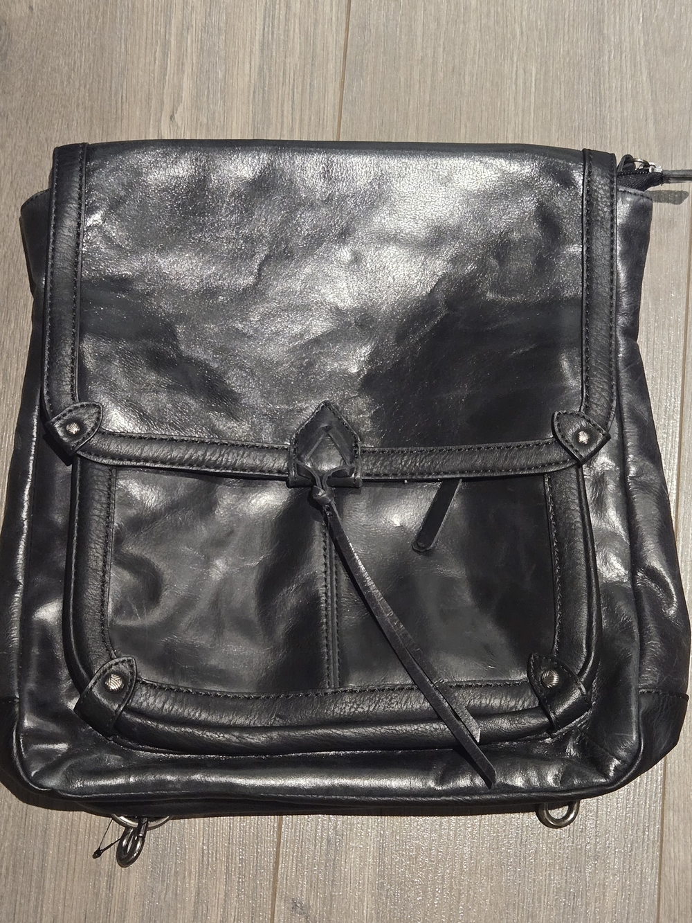 The Sak Ventura Black Soft Leather Convertible Backpack Crossbody EUC Pristine